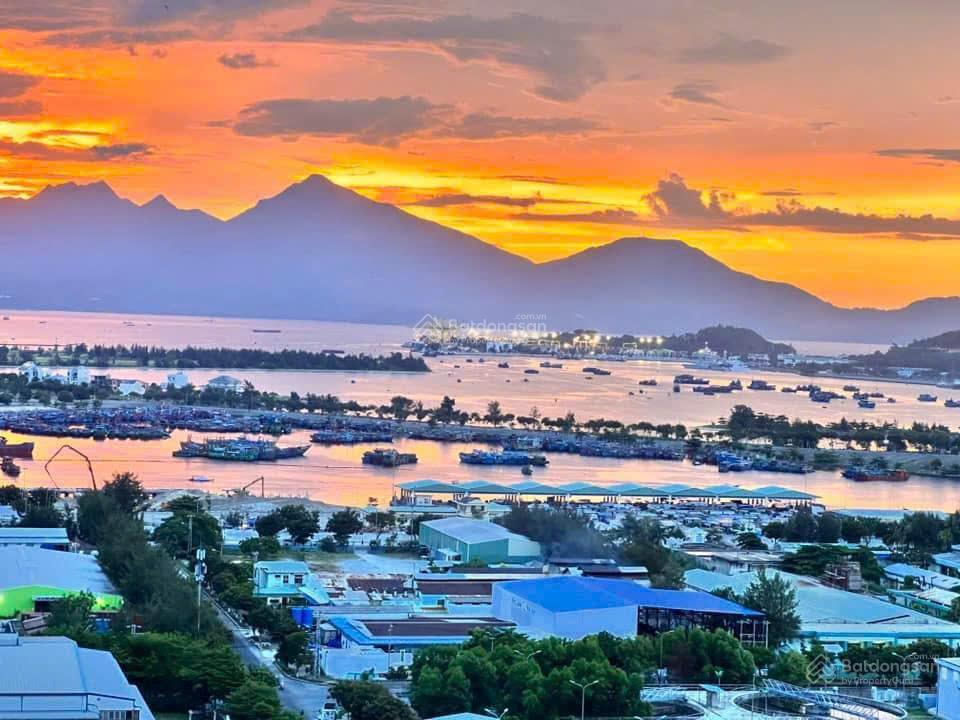 Bán căn hộ 2 phòng ngủ tại chung cư sơn trà ocean view đã có sẵn sổ hồng lâu dài