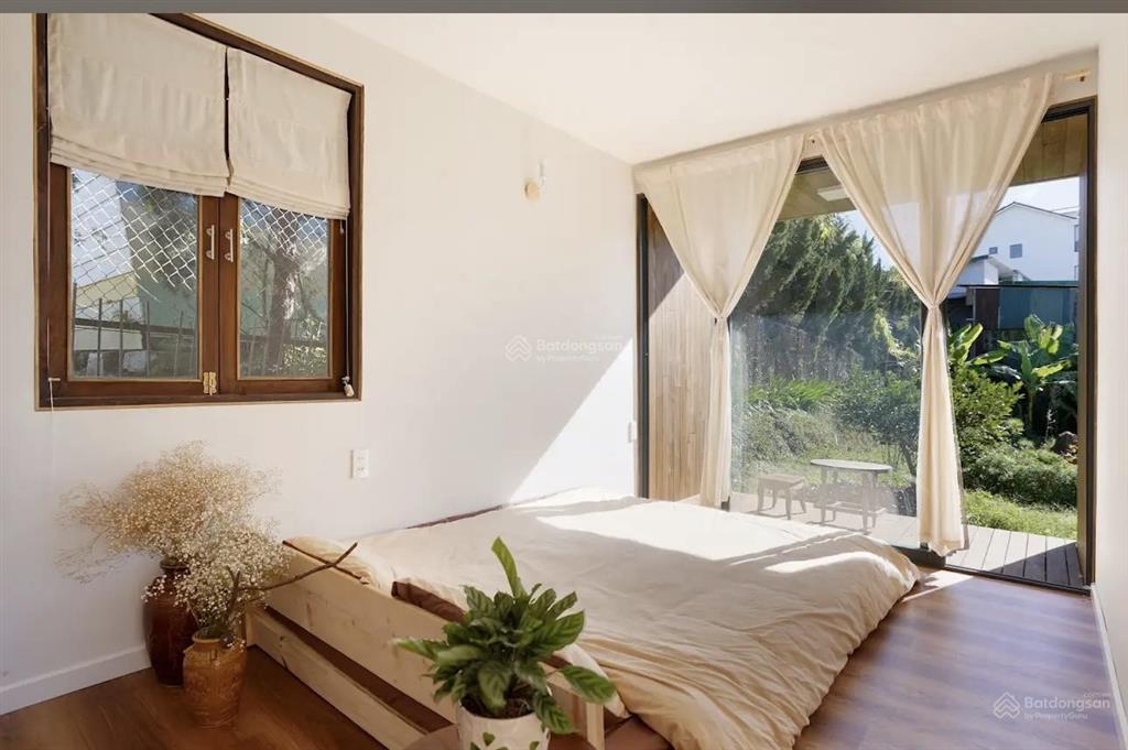 Bán lỗ giảm 50% căn nhà có sân vườn hồ bơi yên tĩnh  đà lạt