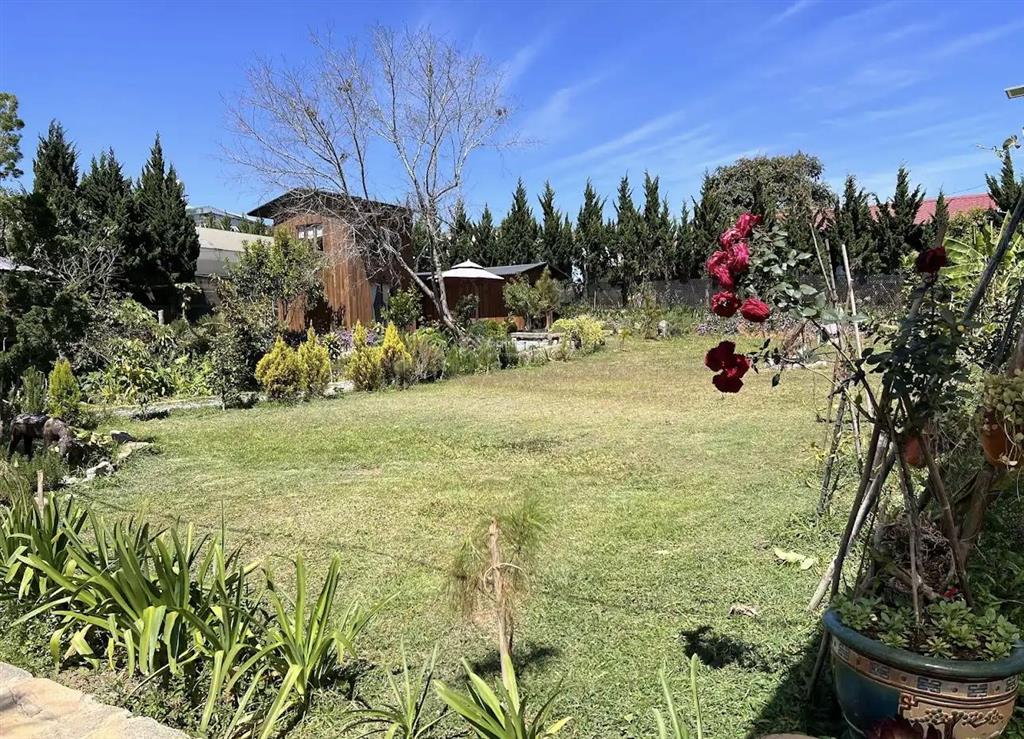 Bán lỗ giảm 50% căn nhà có sân vườn hồ bơi yên tĩnh  đà lạt