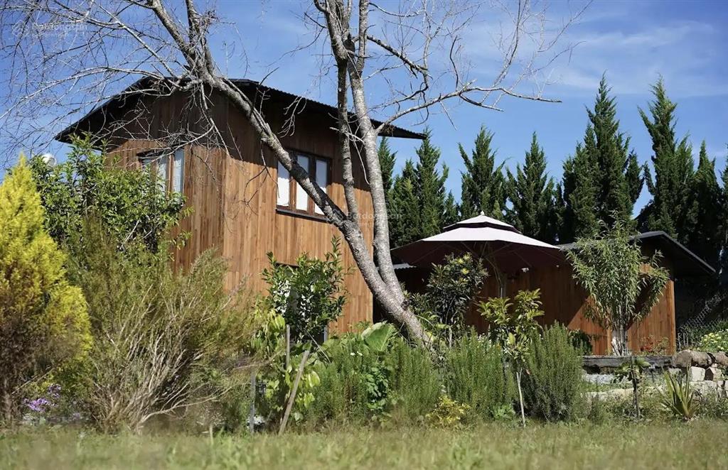 Bán lỗ giảm 50% căn nhà có sân vườn hồ bơi yên tĩnh  đà lạt