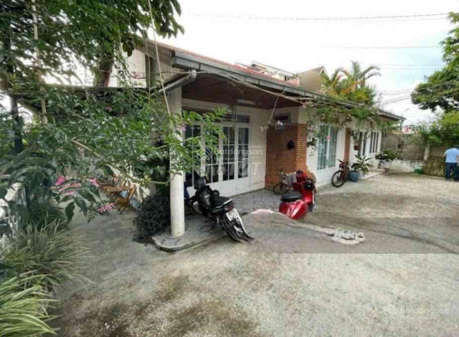 Bán đất biệt thự cô giang, đà lạt góc 3 mặt tiền, giá tốt, gần nhà ga.  0901 844 ***