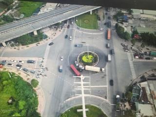 Bán đất vị trí đẹp, ngay vòng xoay phú hữu, 337m2 (ngang 12m), giá 26 tỷ, xe tô quay đầu thoái mái.