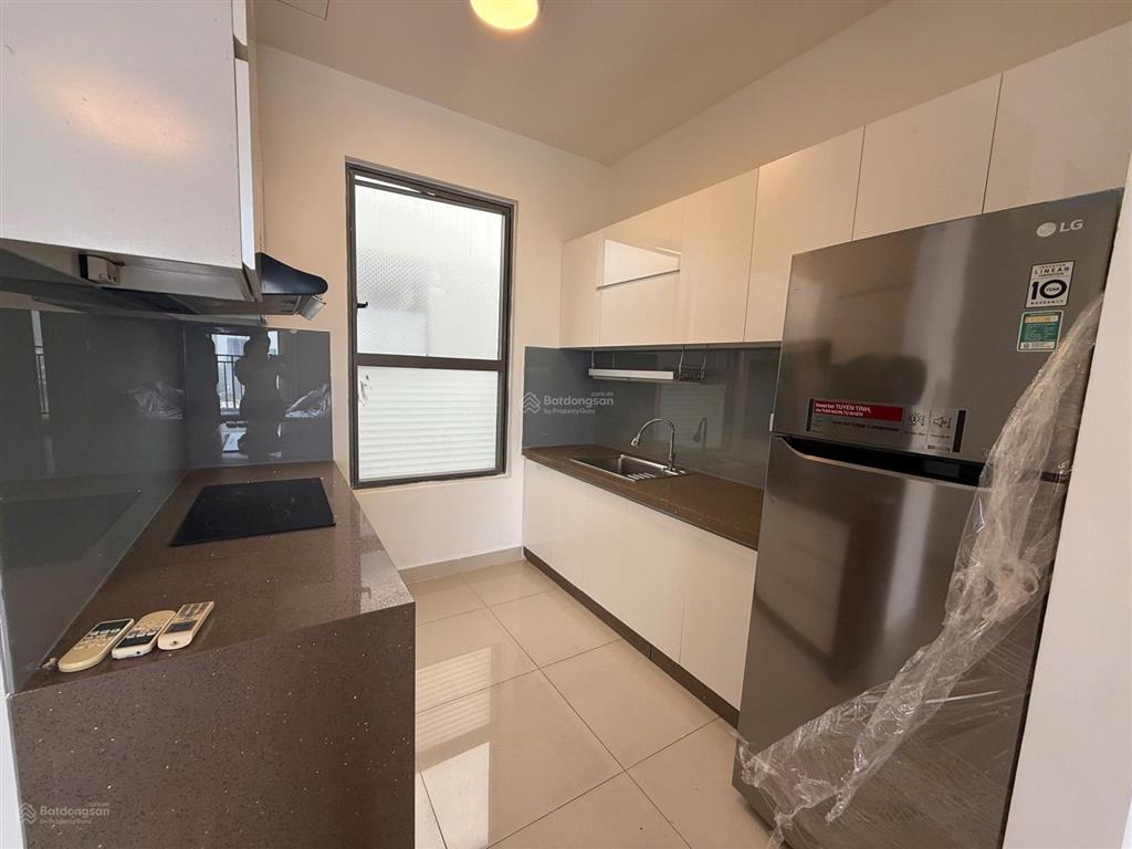 Trống sẵn căn 3 phòng ngủ 89m2, giá ốc 20 triệu, nội thất đầy đủ. giá 20 triệu. tại the sun avenue