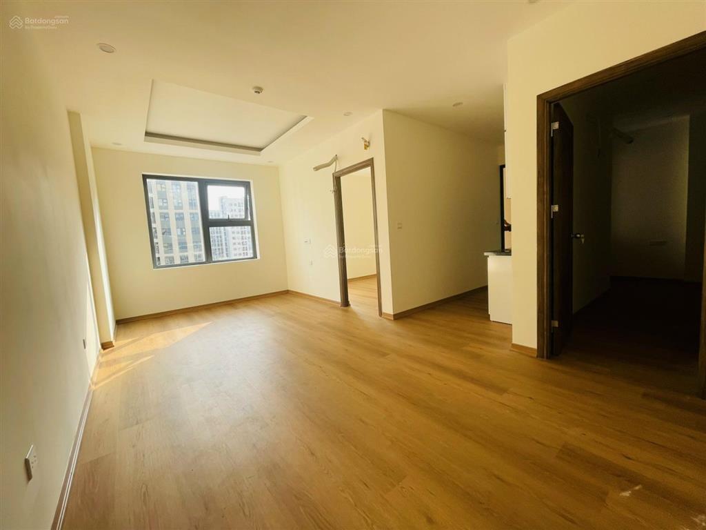 Tôi có một căn chung cư 2pn 2wc tầng thấp view hồ bơi mát mẻ muốn bán