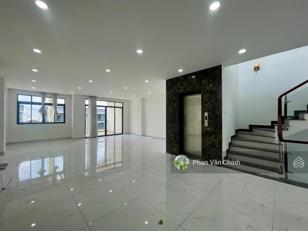 Bán nhà 6 tầng mặt tiền (7x20m) nguyễn thị nhung, hoàn thiện văn phòng, sổ hồng riêng giá 38 tỷ tl