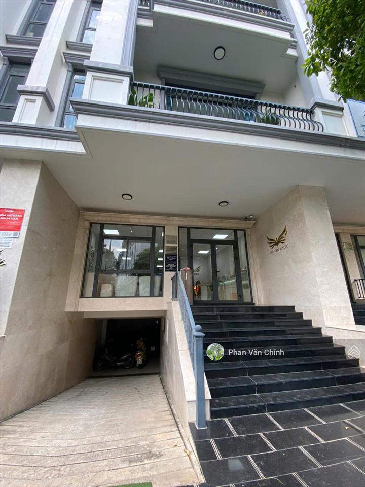 Cho thuê nguyên tầng trệt nhà vạn phúc city sàn trống suốt làm văn phòng công ty giá 16 triệu
