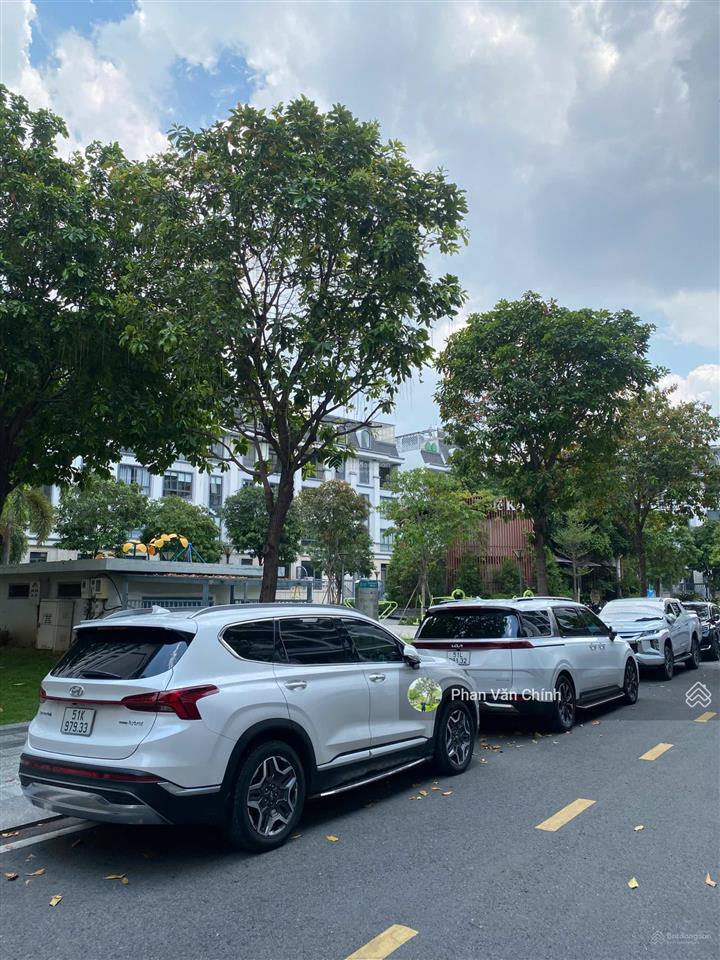 Bán nhà vạn phúc city ngang 7m, hoàn thiện nội thất, sổ hồng riêng giá 32 tỉ tl
