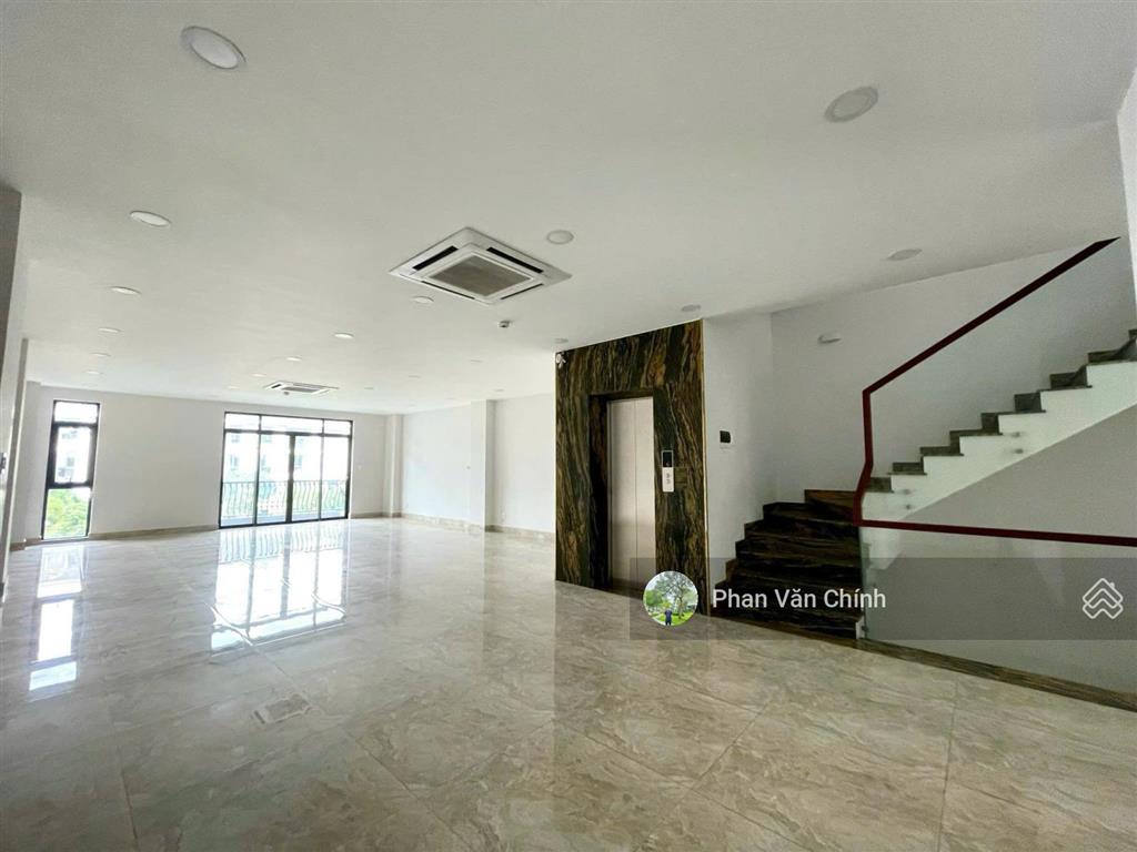 Bán nhà vạn phúc city ngang 7m, hoàn thiện nội thất, sổ hồng riêng giá 32 tỉ tl