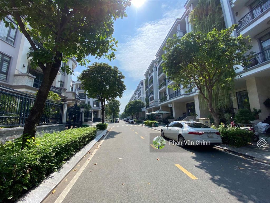Bán nhà vạn phúc city ngang 7m, hoàn thiện nội thất, sổ hồng riêng giá 32 tỉ tl
