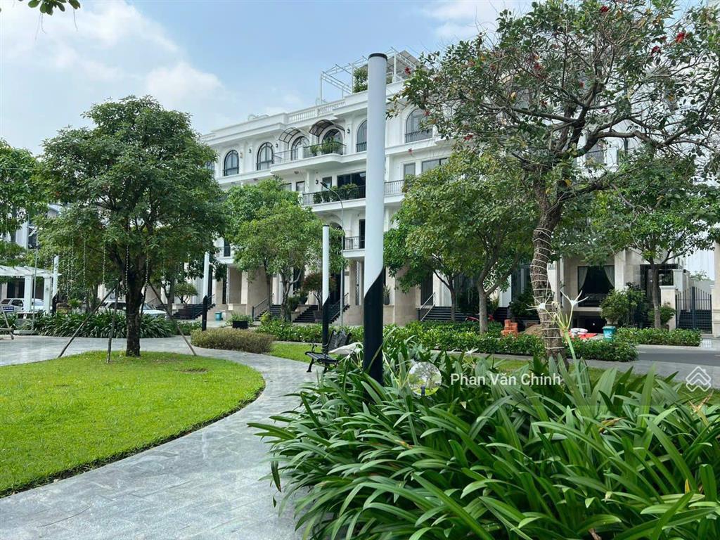Bán nhà vạn phúc city ngang 7m, hoàn thiện nội thất, sổ hồng riêng giá 32 tỉ tl