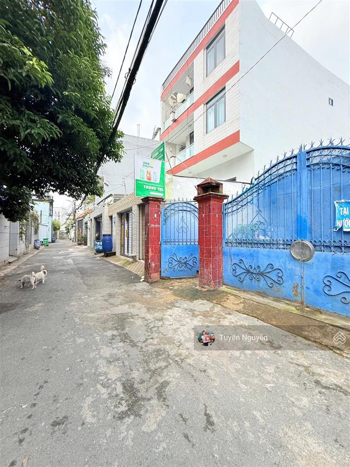 Ngộp bank  bán gấp nhà 2 mặt tiền diện tích sử dụng 350m2 ngang 6m, ô tô thông thích hợp xây chdv