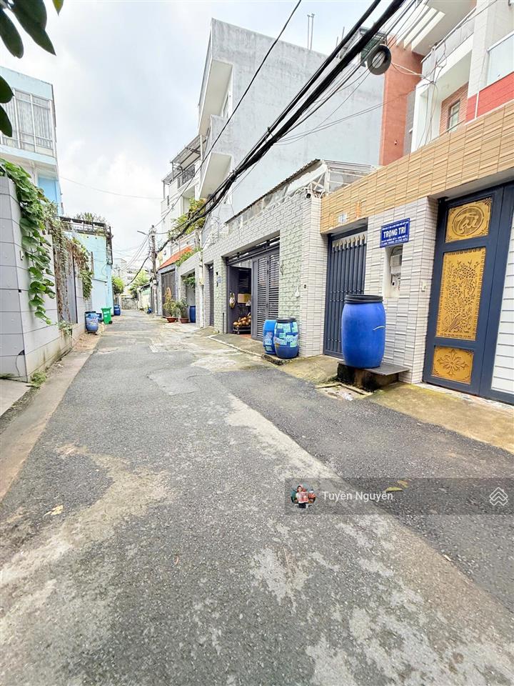 Ngộp bank  bán gấp nhà 2 mặt tiền diện tích sử dụng 350m2 ngang 6m, ô tô thông thích hợp xây chdv