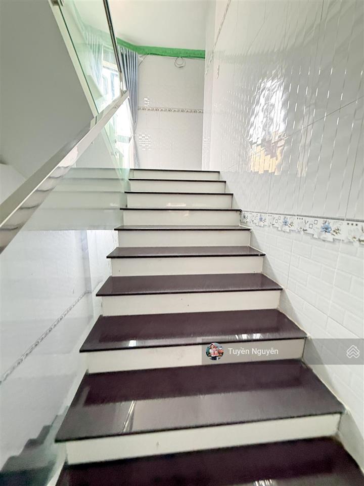 Ngộp bank  bán gấp nhà 2 mặt tiền diện tích sử dụng 350m2 ngang 6m, ô tô thông thích hợp xây chdv