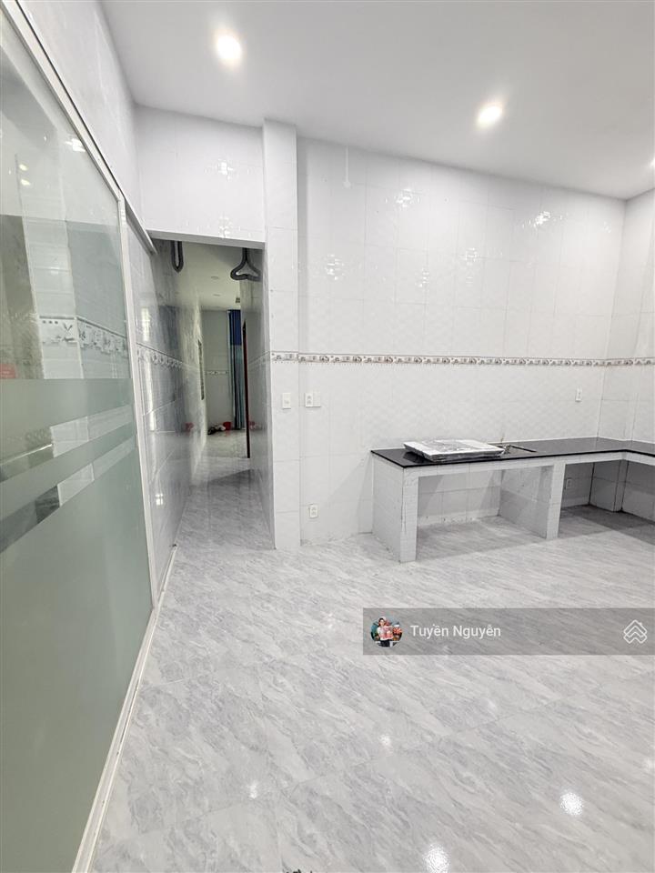 Ngộp bank  bán gấp nhà 2 mặt tiền diện tích sử dụng 350m2 ngang 6m, ô tô thông thích hợp xây chdv