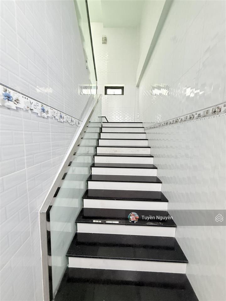 Ngộp bank  bán gấp nhà 2 mặt tiền diện tích sử dụng 350m2 ngang 6m, ô tô thông thích hợp xây chdv