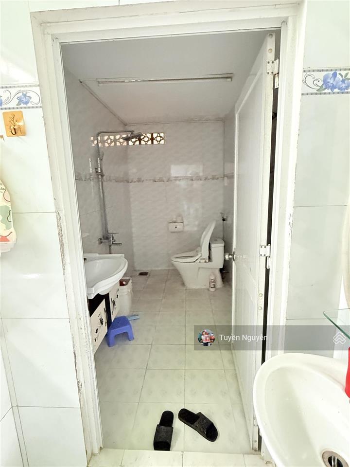 Ngộp bank  bán gấp nhà 2 mặt tiền diện tích sử dụng 350m2 ngang 6m, ô tô thông thích hợp xây chdv