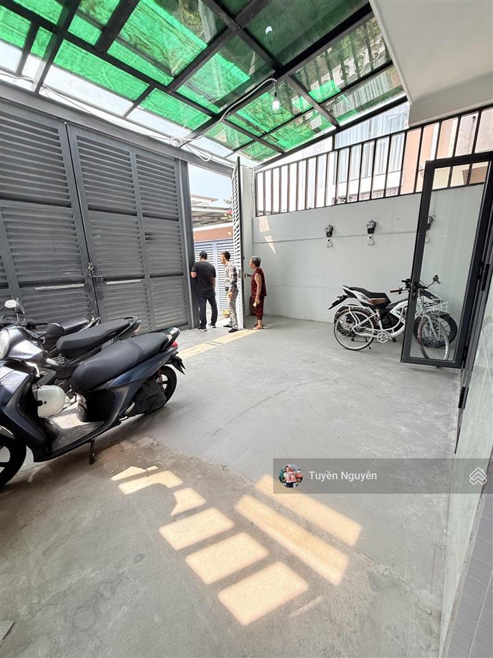 Ngộp bank  bán gấp nhà 2 mặt tiền diện tích sử dụng 350m2 ngang 6m, ô tô thông thích hợp xây chdv