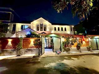 Biệt thự cao cấp đẹp như tranh toạ lạc tại phường linh trung 371m2 full nội thất cao cấp đường 8m