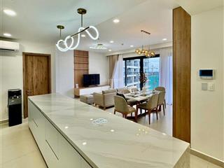 Căn hộ view thoáng, 3 phòng ngủ rộng rãi, tầng 23 của tòa nhà