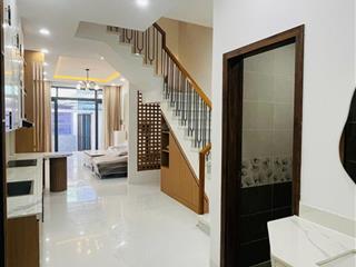 Bán nhà 3 tầng mới đẹp sau lưng scenia bay cách biển chỉ 300m 6 tỷ