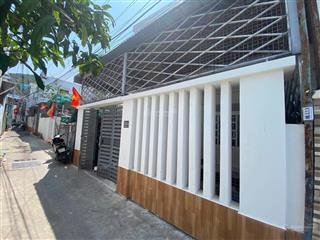 A468. nhà 2 mặt tiền cực đẹp, cách biển hòn chồng chỉ 1km 4 tỷ
