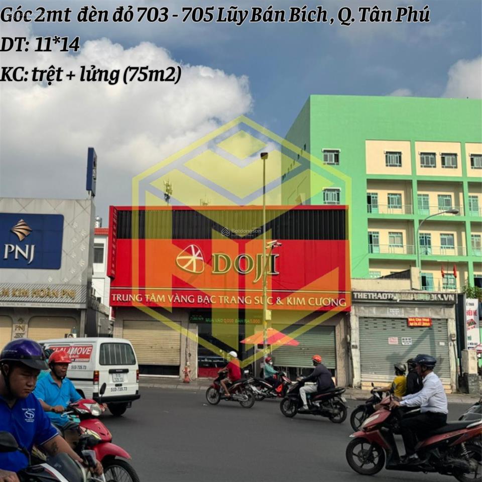 Siêu phẩm góc 2mt hoà bình 12m * 25m trệt + lầu trống suốt vị trí đẹp nhận diện thương hiệu tốt