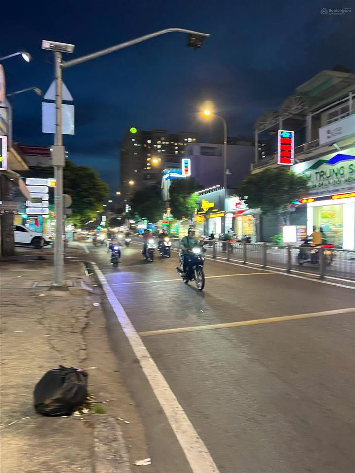 Siêu phẩm 3 căn liền kề 18m * 25m mt tên lửa cần cho thuê gấp nhanh tay chốt lẹ có 1 0 2