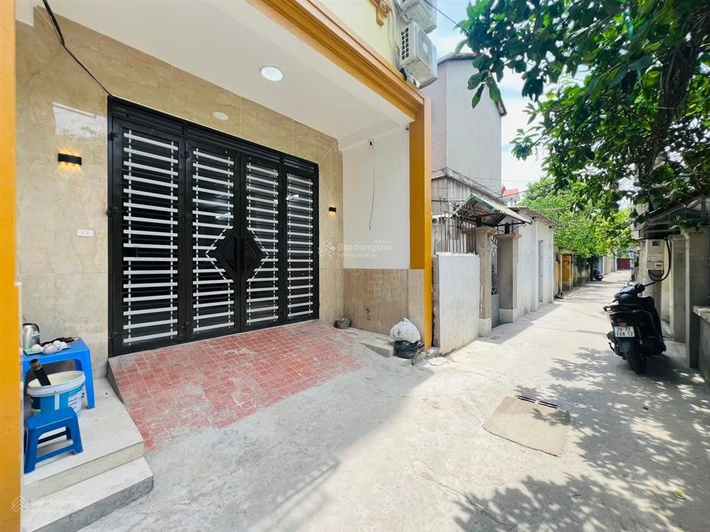 Chủ nợ bank bán chdv 102m,7 tầng tm ngõ thông ô tô dòng tiền 120 tr/thg,gần đh tài chính ngân hàng