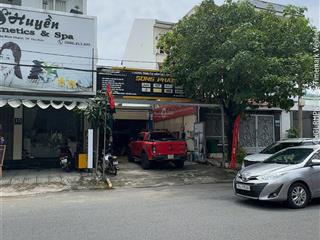Đất mặt tiền đường trục chính rộng 20m khu bên sông  dt 120m2(6x20m)  gần gigamall phạm văn đồng