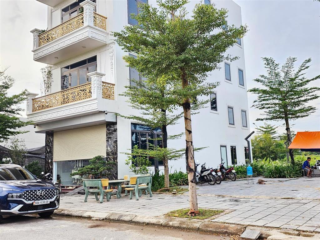 Nhanh, lô góc công viên 84m2. giá đầu tư chỉ 2,4 tỷ kđt rùa vàng city