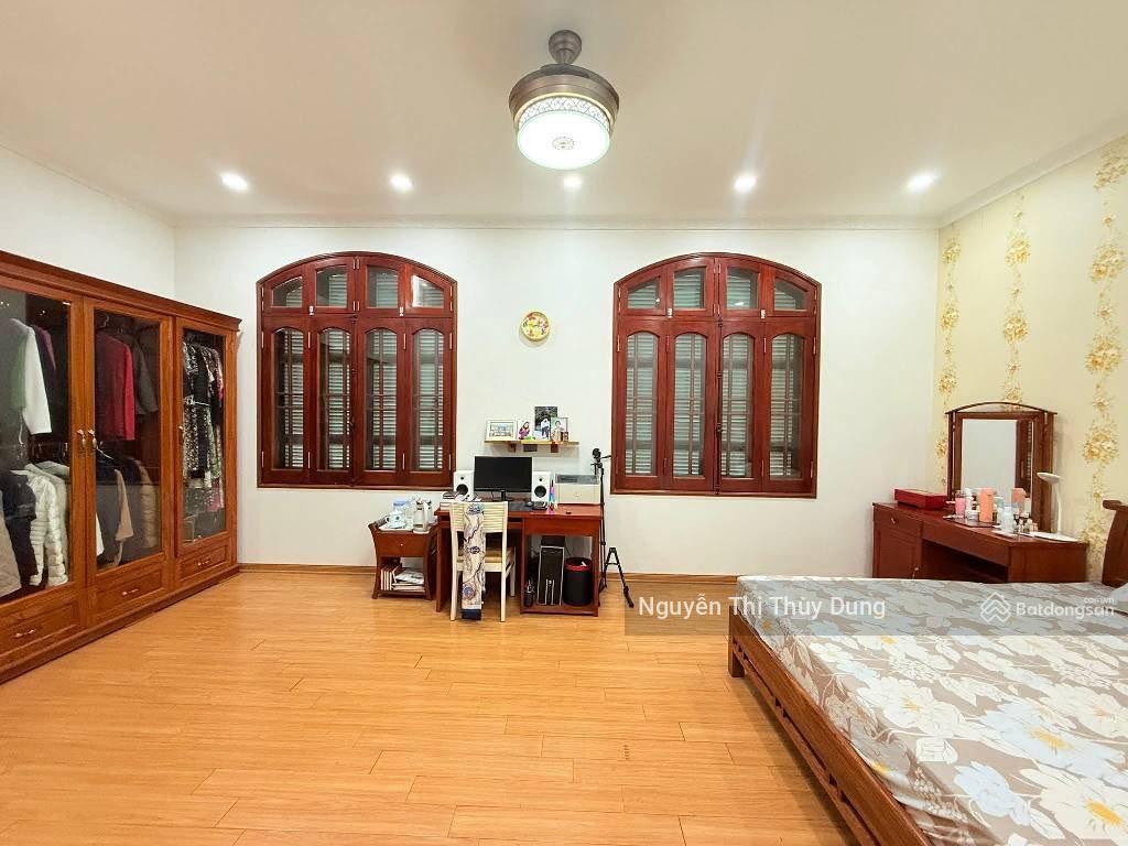 Bán nhà tô vĩnh diện lô góc 3 mặt ngõ oto tránh vỉa hè kdoanh tốt 98m2 mặt tiền 9.8m  0974 469 ***