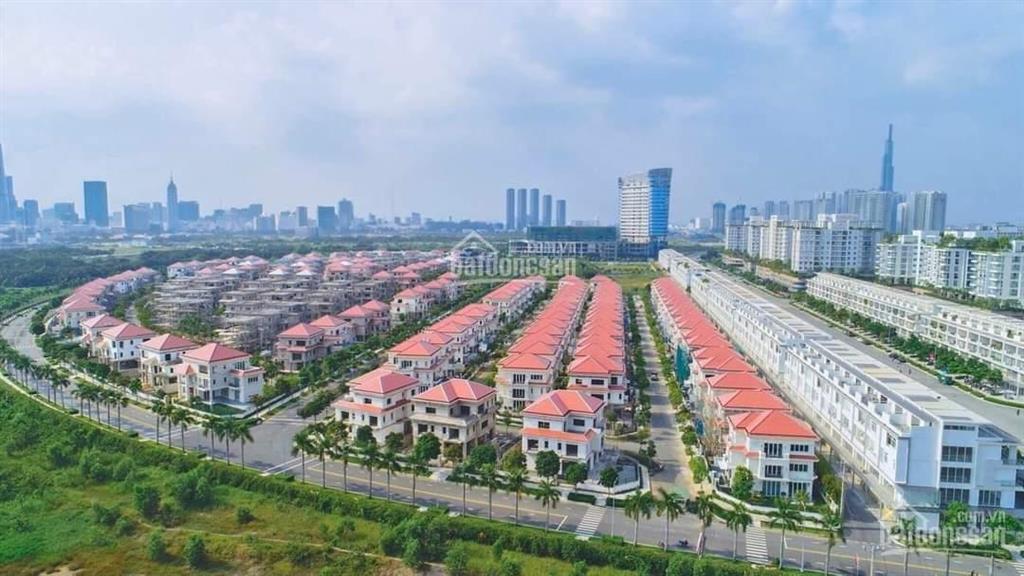 Bán gấp biệt thự sala gần sông, full nội thất 5pn, 700m2 sàn