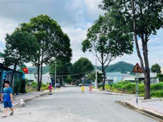 2 lô ngày chợ kim hải thuộc phường kim dinh ba rịa dt lô 1 90 m2 5x18m full thổ cư