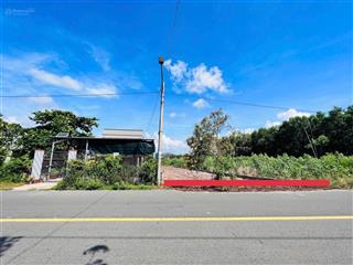 Đối diện trường học, công an thị trấn phước hải mới. cách bãi tắm phước hải 3km dt 645m2