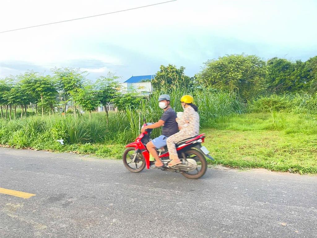 Lô đất mặt tiền lê thánh tông thị trấn đất đỏ  brvt dt 481 ngang 10 sâu 41 m 100 thổ cư