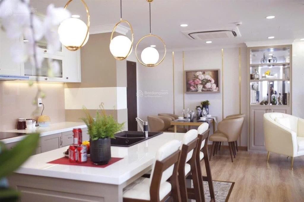Bán 3pn chung cư hưng phúc nội thất cao cấp, view xịn kèm ô xe hơi giá 9,5 tỷ sổ hồng trao tay