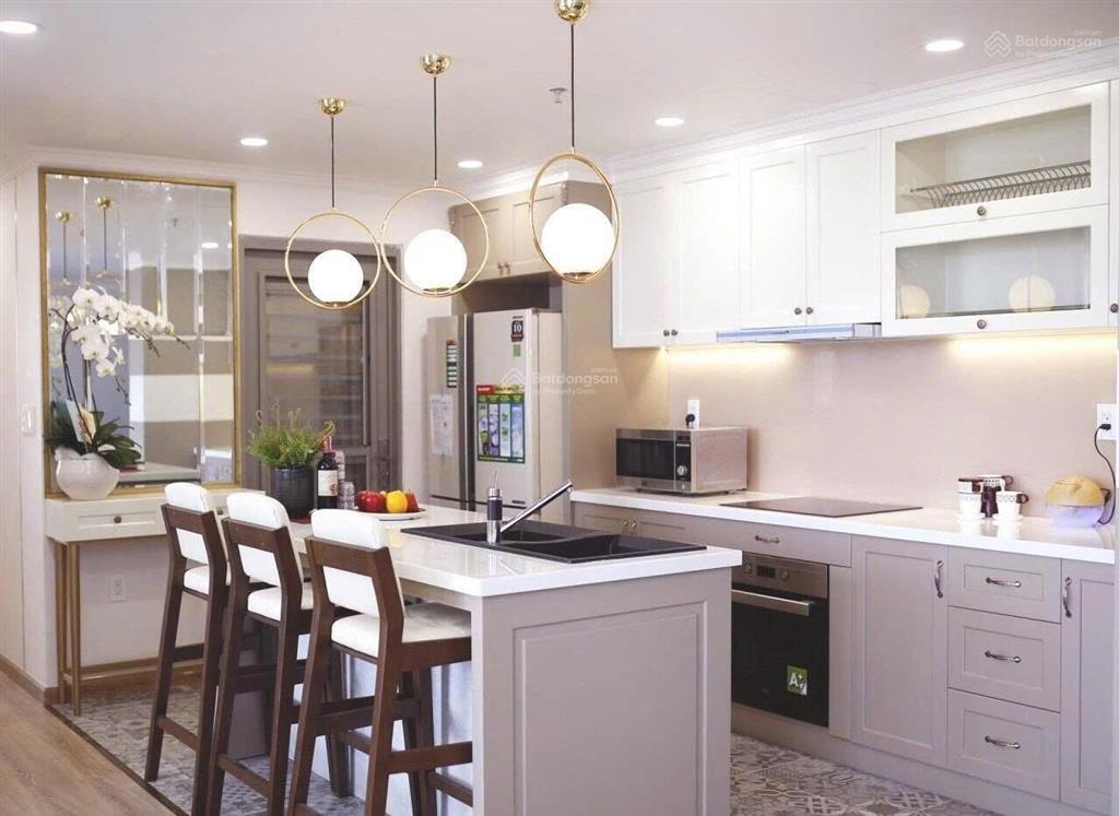 Bán 3pn chung cư hưng phúc nội thất cao cấp, view xịn kèm ô xe hơi giá 9,5 tỷ sổ hồng trao tay