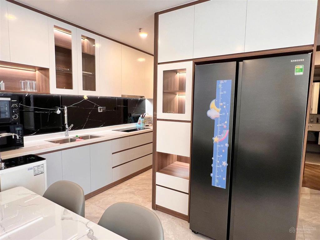 Căn hộ giá tốt midtown có 2pn, 2wc nội thất đầy đủ view thoáng mát giá 9 tỷ all in