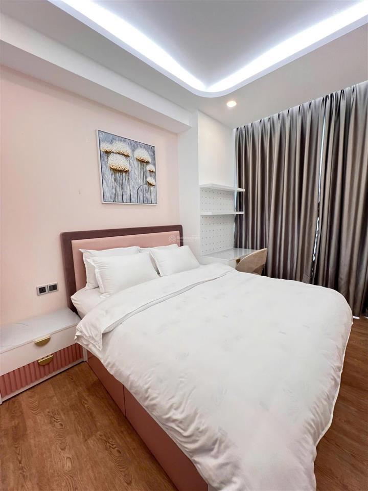 Căn hộ giá tốt midtown có 2pn, 2wc nội thất đầy đủ view thoáng mát giá 9 tỷ all in