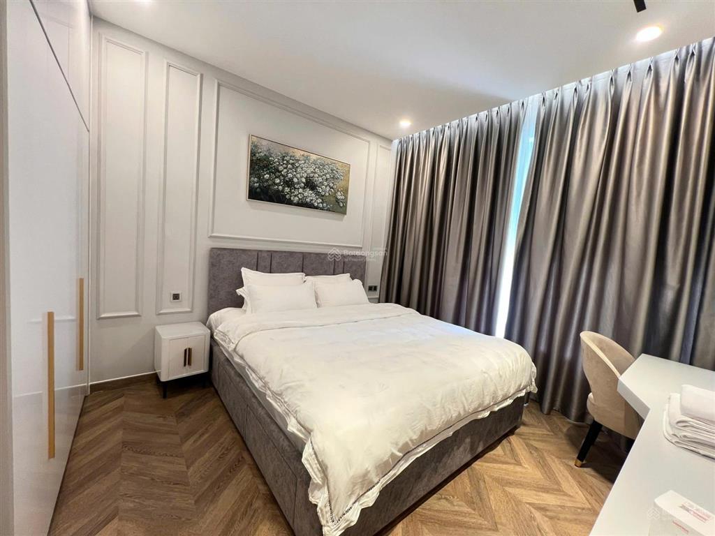 Căn hộ giá tốt midtown có 2pn, 2wc nội thất đầy đủ view thoáng mát giá 9 tỷ all in