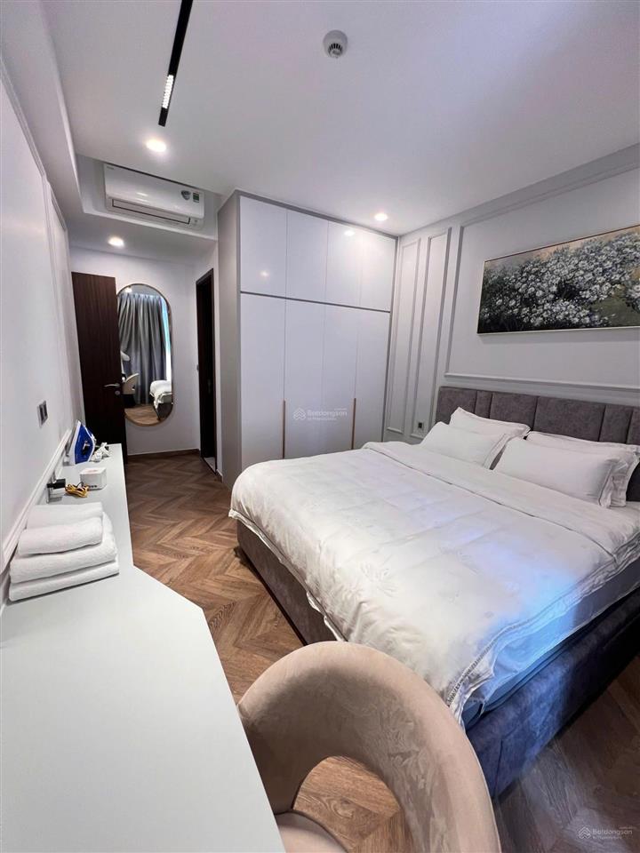 Căn hộ giá tốt midtown có 2pn, 2wc nội thất đầy đủ view thoáng mát giá 9 tỷ all in