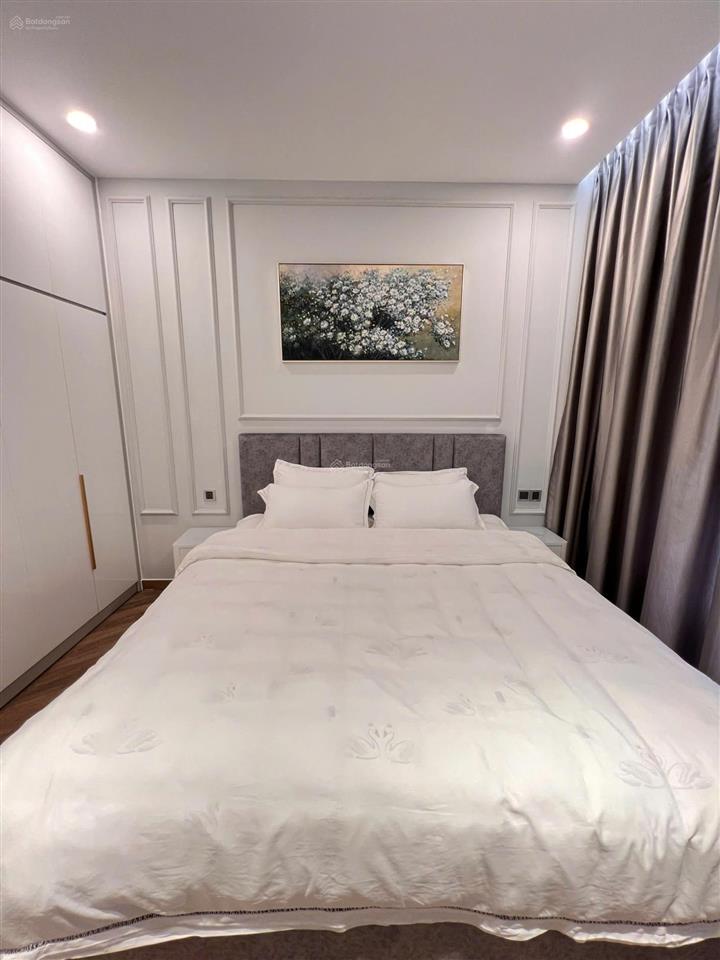 Căn hộ giá tốt midtown có 2pn, 2wc nội thất đầy đủ view thoáng mát giá 9 tỷ all in