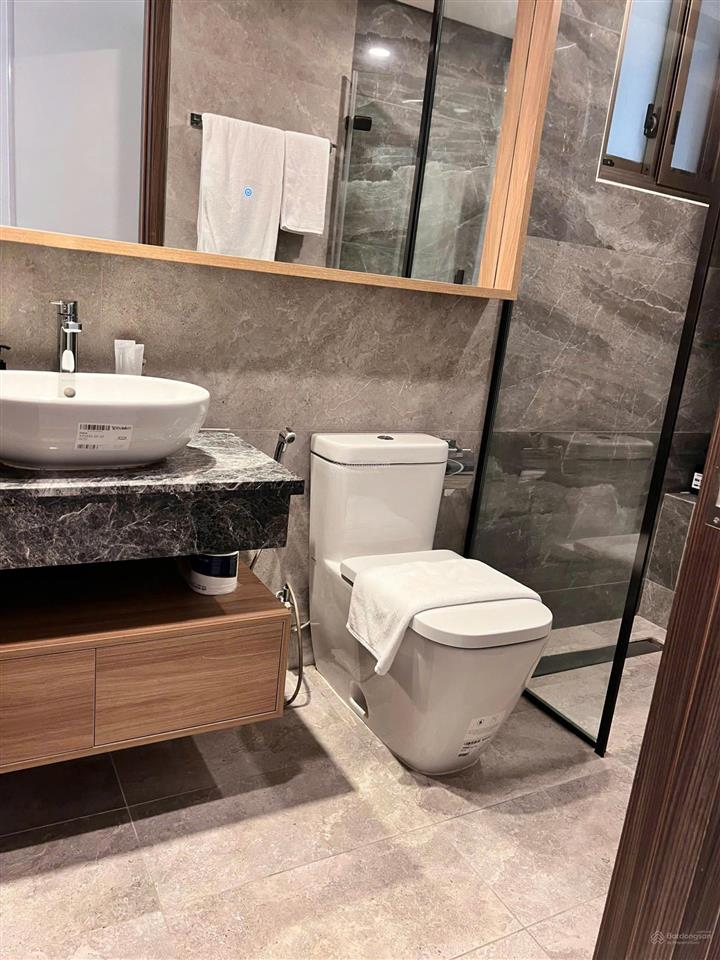 Căn hộ giá tốt midtown có 2pn, 2wc nội thất đầy đủ view thoáng mát giá 9 tỷ all in