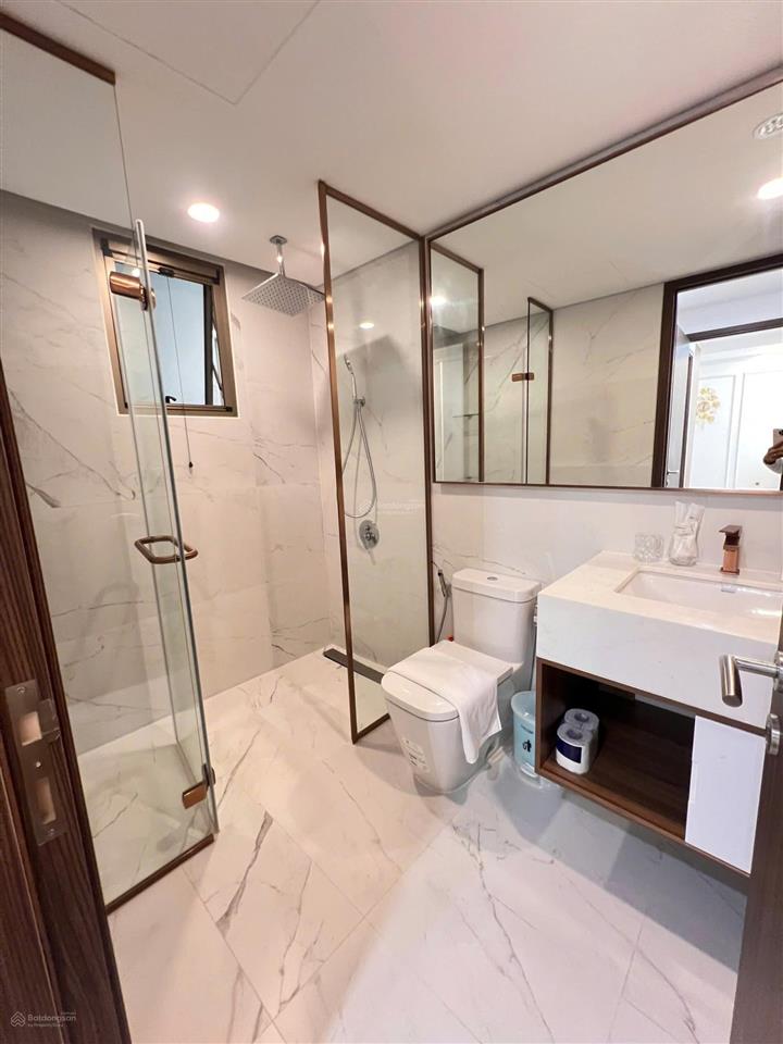 Căn hộ giá tốt midtown có 2pn, 2wc nội thất đầy đủ view thoáng mát giá 9 tỷ all in