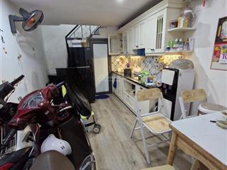 Bán nhà phố kim mã ngõ rộng 18m2x5 tầng, ở luôn 5 tỷ 2