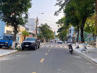 Chính chủ bán lô đất tặng nhà cấp 4 đường 7m5, phó đức chính. sát ngã 4 vương thừa vũ.