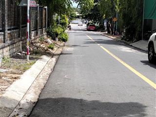 Chính chủ bán lô đất kèm 2 căn nhà mới xây thị trấn cam đức. gần quốc lộ. sổ hồng đầy đủ