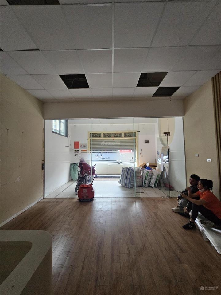 Chính chủ bán nhà mặt phố hoàng ngân 70m2 lô góc 5 tầng mt 5,5m giá 24,568 tỷ