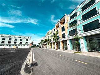 Chuyển nhượng căn shophouse tài lộc. view đẹp, vị trí trung tâm phố đi bộ