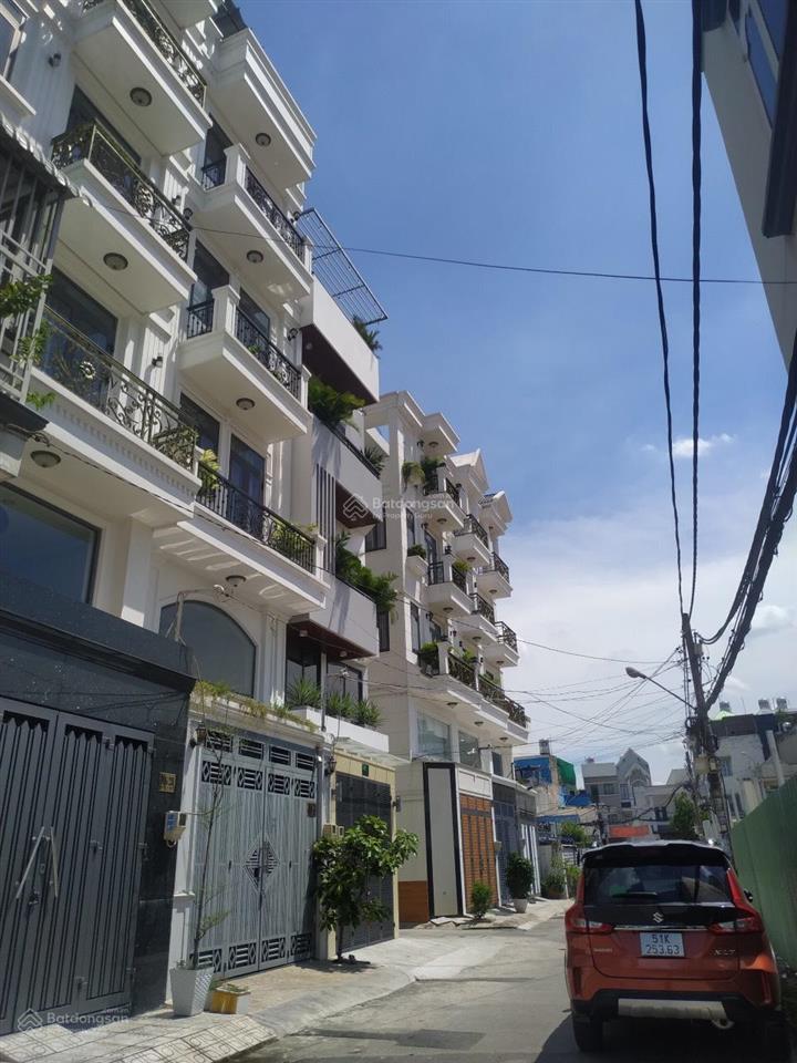 Gia đình xuất ngoại bán gấp nhà 4 lầu hxh 8m ngay cầu bông,giáp quận 1,dt 5m x 9m có 3pn,3wc,7,8 tỷ